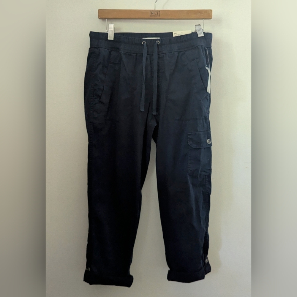 Women's Black Capris